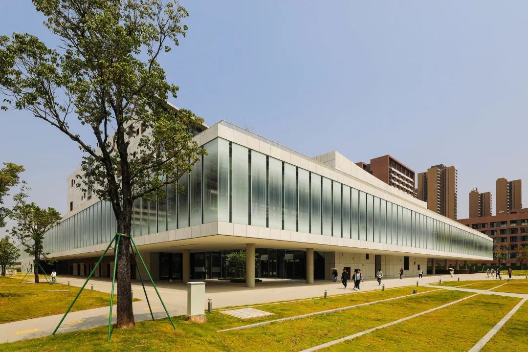 品質(zhì)中裝 | 中裝建設(shè)再獲“金鵬獎”和廣州市建筑裝飾優(yōu)質(zhì)工程獎 品質(zhì)中裝 | 中裝建設(shè)再獲“金鵬獎”和廣州市建筑裝飾優(yōu)質(zhì)工程獎